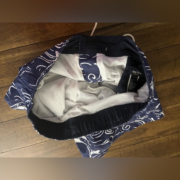 Nautica swim trunks L - Picture 6 of 9